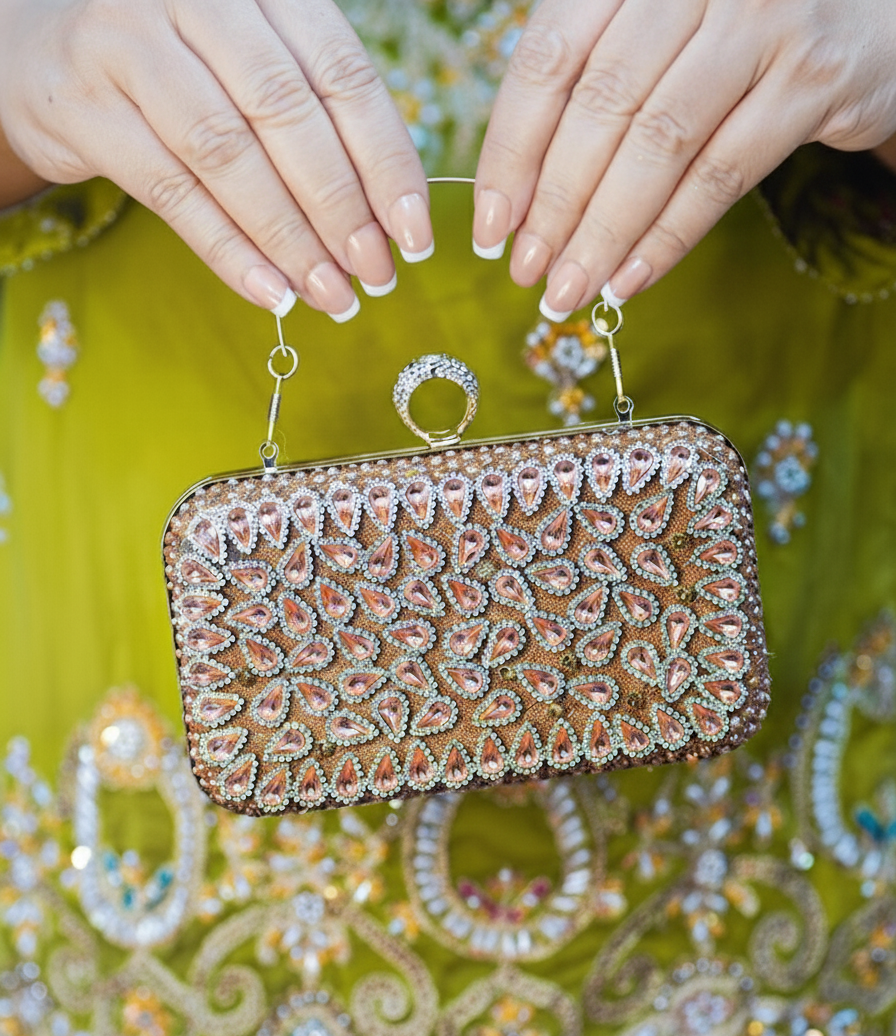 Gleamira Clutch Gold