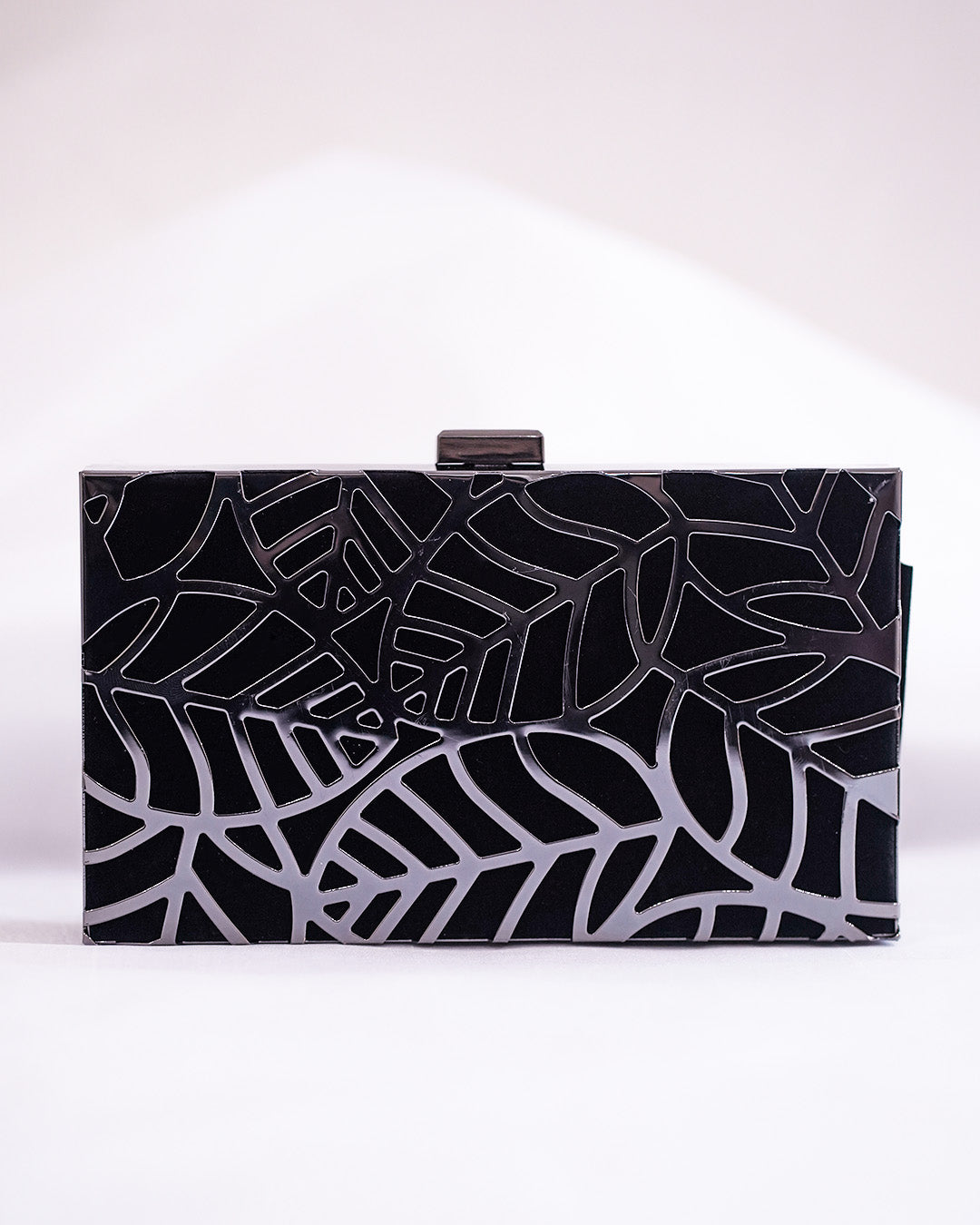 Leafora Clutch Black